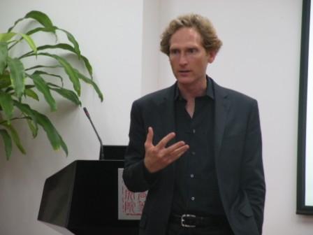 世界社会科学高级讲坛：David Rodin教授主讲“士兵的道德不平等：为什么战争法上的不对称性是部分正确的？”